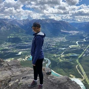 Meet your Posher, Hayley